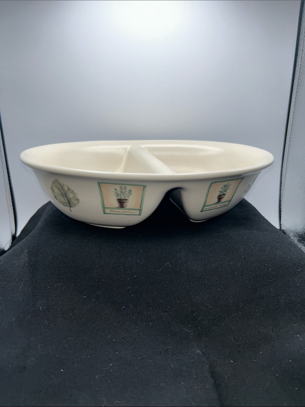 Pfaltzgraff Naturewood 10"
Divided Serving Dish/Bowl -
Herb Stoneware